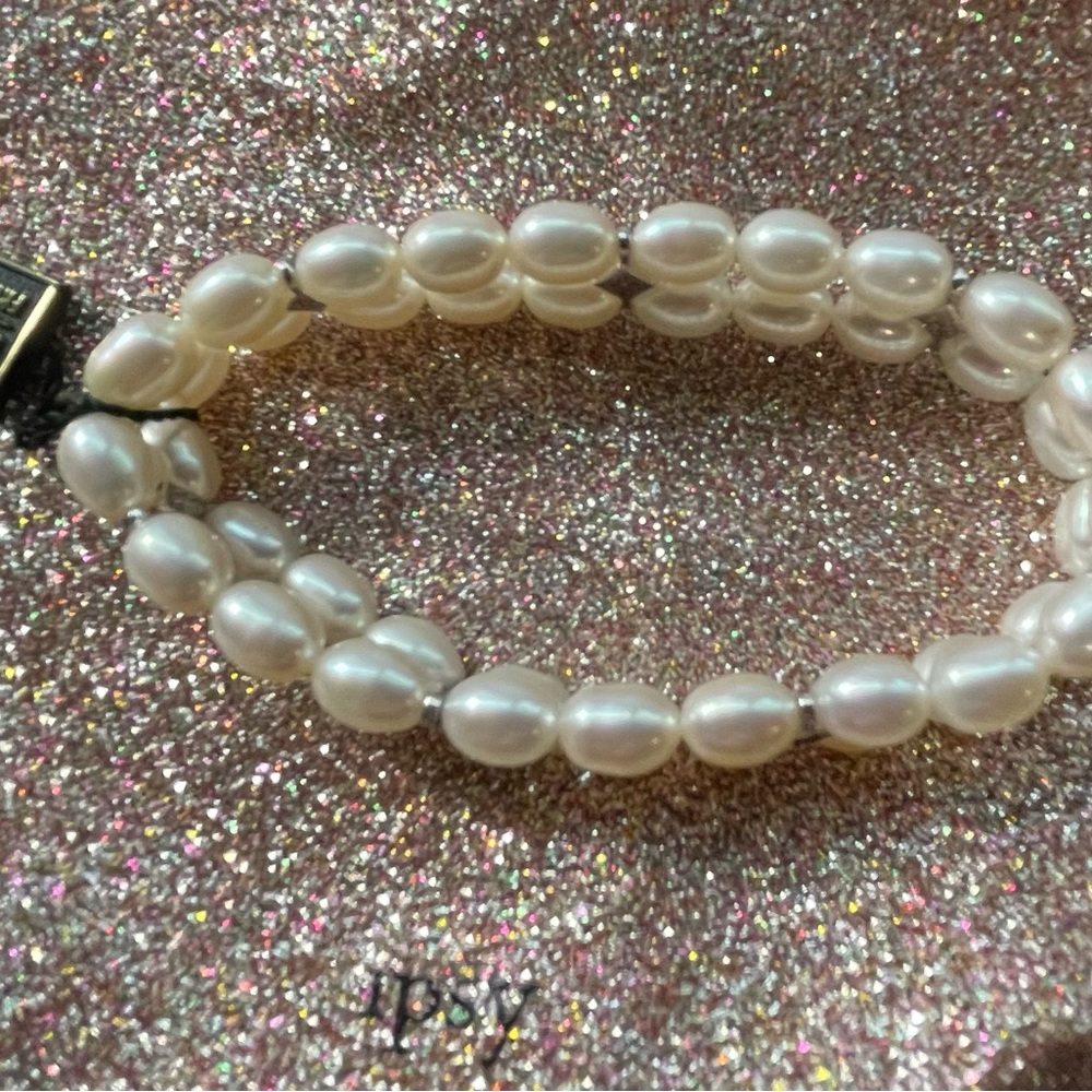 Pearl bracelet
